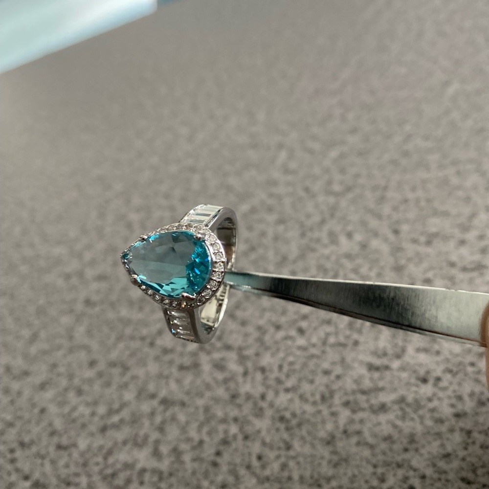 SS 925 BLUE TOPAZ RING SIZE 8 (NEW)